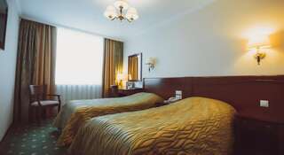 Гостиница Интурист-Краснодар Краснодар Стандартный двухместный номер с 2 отдельными кроватями (для 2 взрослых)-1